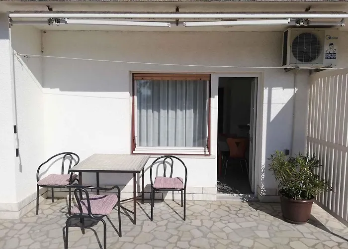 Apartament In 15343 Novi Vinodolski