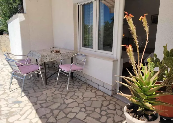 Apartament In 15343 *