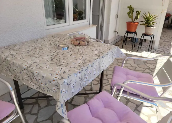 Apartament In 15343 Novi Vinodolski